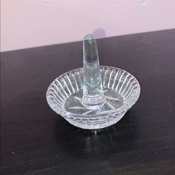 Clear Glass Ring Holder with 15 gold rings - Picture 1 of 3
